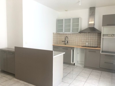 APPARTEMENT T3 A LOUER - FONTENAY TRESIGNY - 76.68 m2 - 850 € charges comprises par mois