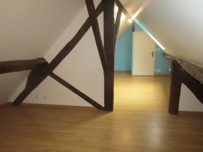 3 PIECES DUPLEX A LOUER - GUIGNES - 60.24 m2 - 855�&euro; charges comprises par mois