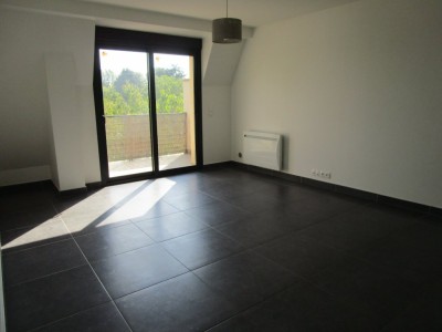 APPARTEMENT T3 A LOUER - MARLES EN BRIE - 58.44 m2 - 910�&euro; charges comprises par mois