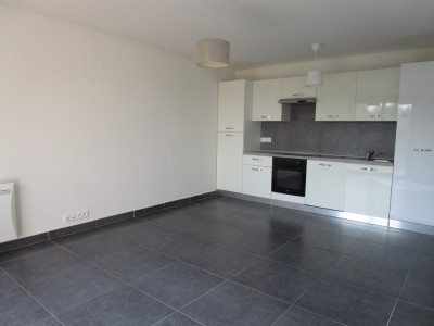 APPARTEMENT T3 A LOUER - MARLES EN BRIE - 58.44 m2 - 910�&euro; charges comprises par mois