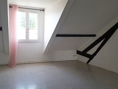 APPARTEMENT T3 A LOUER - ROZAY EN BRIE CENTRE VILLE - 56.75 m2 - 710€ charges comprises par mois