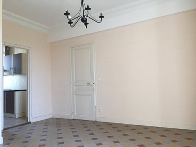 APPARTEMENT T3 A LOUER - ROZAY EN BRIE CENTRE VILLE - 51.74 m2 - 780€ charges comprises par mois
