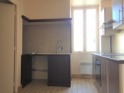 APPARTEMENT T3 A LOUER - ROZAY EN BRIE CENTRE VILLE - 51.74 m2 - 780€ charges comprises par mois