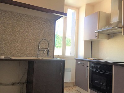 APPARTEMENT T3 A LOUER - ROZAY EN BRIE CENTRE VILLE - 51.74 m2 - 780€ charges comprises par mois