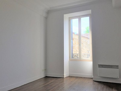 APPARTEMENT T3 A LOUER - ROZAY EN BRIE CENTRE VILLE - 51.74 m2 - 780€ charges comprises par mois