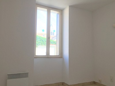 APPARTEMENT T3 A LOUER - ROZAY EN BRIE CENTRE VILLE - 51.74 m2 - 780€ charges comprises par mois