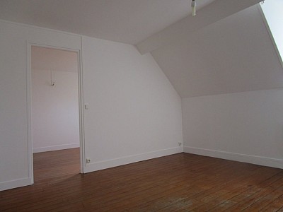 APPARTEMENT T3 A LOUER - ROZAY EN BRIE CENTRE VILLE - 42.67 m2 - 755 € charges comprises par mois