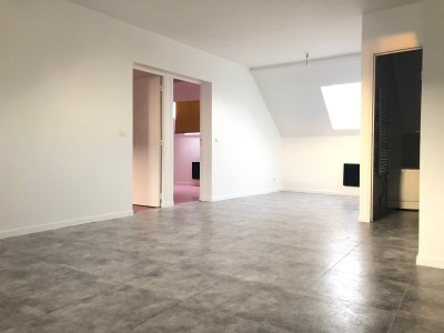 APPARTEMENT T3 A LOUER - ROZAY EN BRIE CENTRE VILLE - 59.76 m2 - 820 &euro; charges comprises par mois