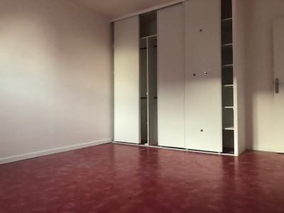 APPARTEMENT T3 A LOUER - ROZAY EN BRIE CENTRE VILLE - 59.76 m2 - 820 &euro; charges comprises par mois