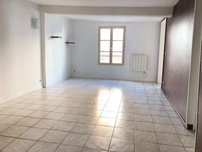 APPARTEMENT T3 A LOUER - ROZAY EN BRIE - 54.74 m2 - 790 € charges comprises par mois