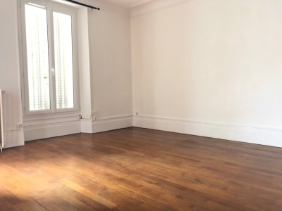 APPARTEMENT T4 A LOUER - NANGIS - 79.77 m2 - 890 € charges comprises par mois