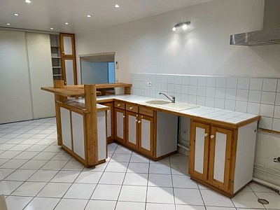 APPARTEMENT T5 A VENDRE - ROZAY EN BRIE - 162.1 m2 - 191000€