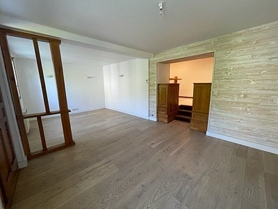 APPARTEMENT T5 A VENDRE - ROZAY EN BRIE - 162.1 m2 - 191000€