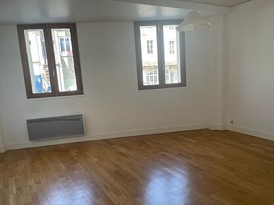 APPARTEMENT T5 A VENDRE - ROZAY EN BRIE - 162.1 m2 - 191000€