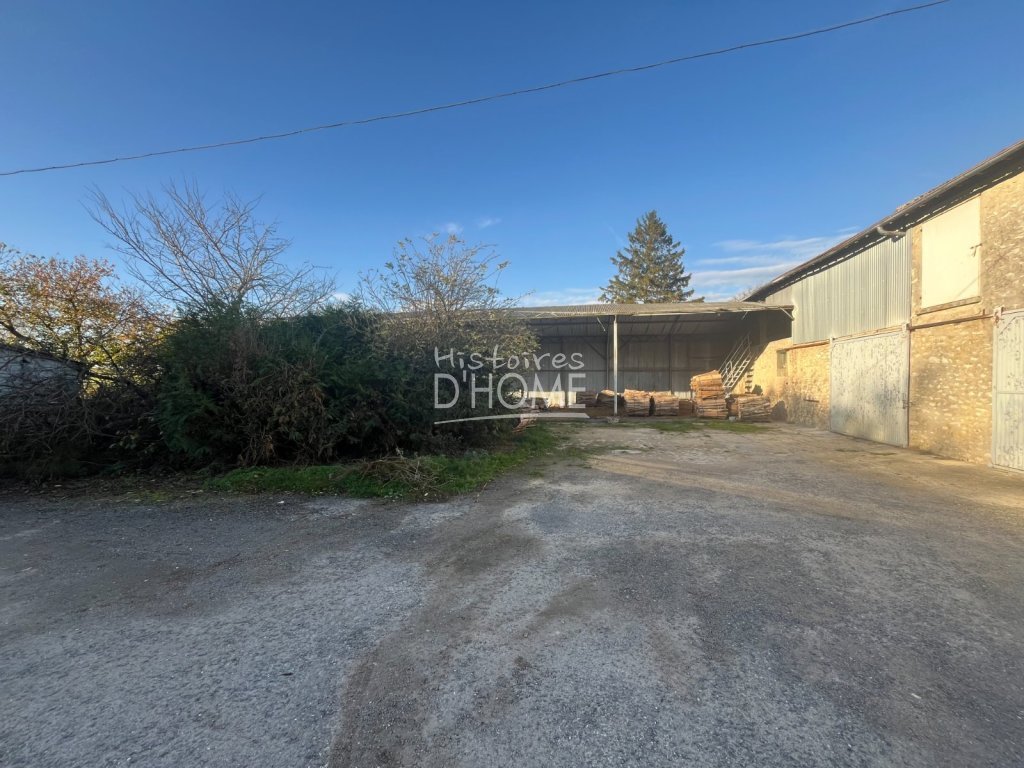 B�timents A VENDRE - JOUY LE CHATEL - 300 m2 - 350�000�&euro;