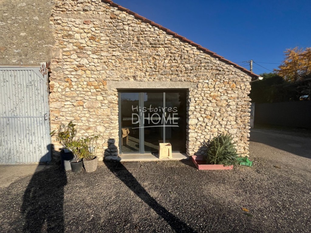 B�timents A VENDRE - JOUY LE CHATEL - 300 m2 - 350�000�&euro;