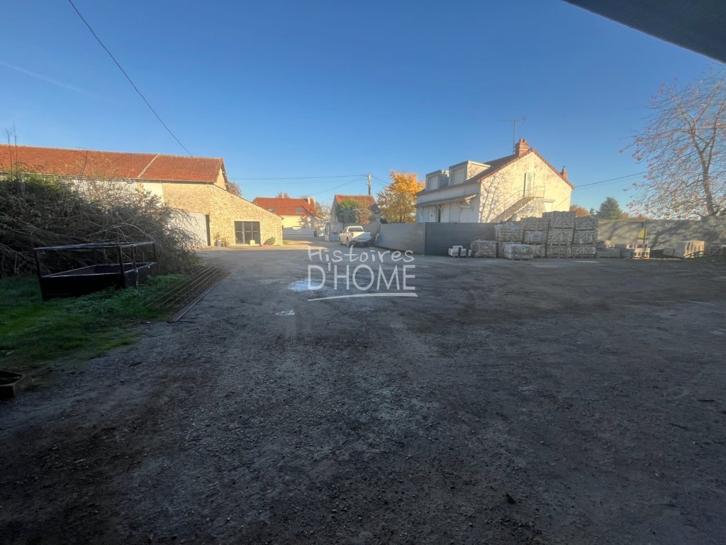 B�timents A VENDRE - JOUY LE CHATEL - 300 m2 - 350�000�&euro;