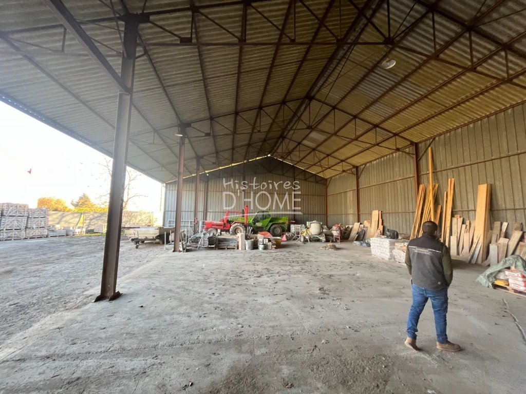 B�timents A VENDRE - JOUY LE CHATEL - 300 m2 - 350�000�&euro;