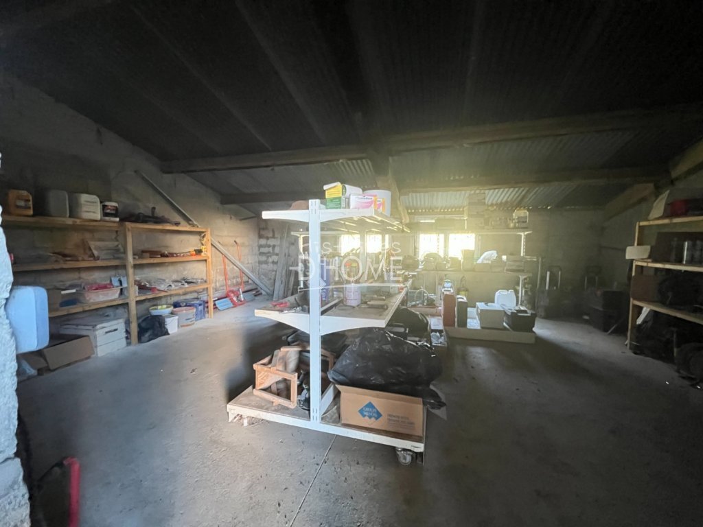 B�timents A VENDRE - JOUY LE CHATEL - 300 m2 - 350�000�&euro;