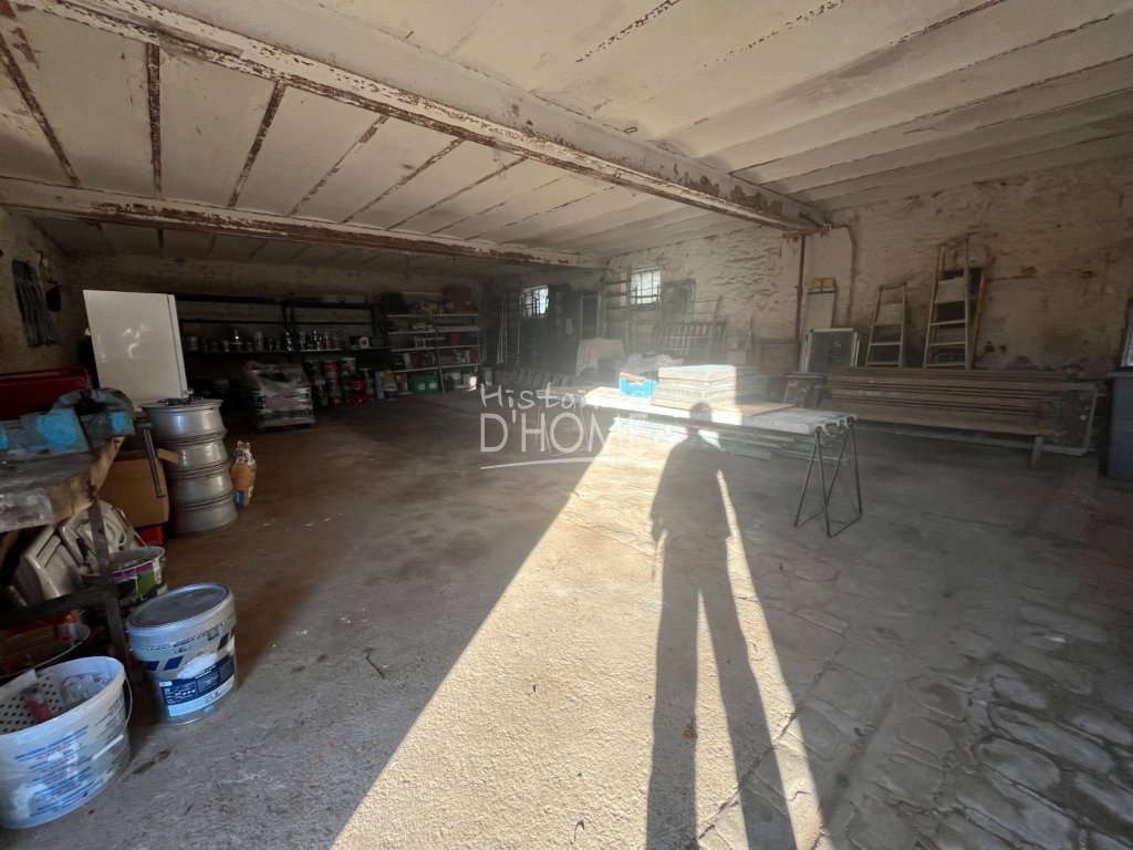 B�timents A VENDRE - JOUY LE CHATEL - 300 m2 - 350�000�&euro;