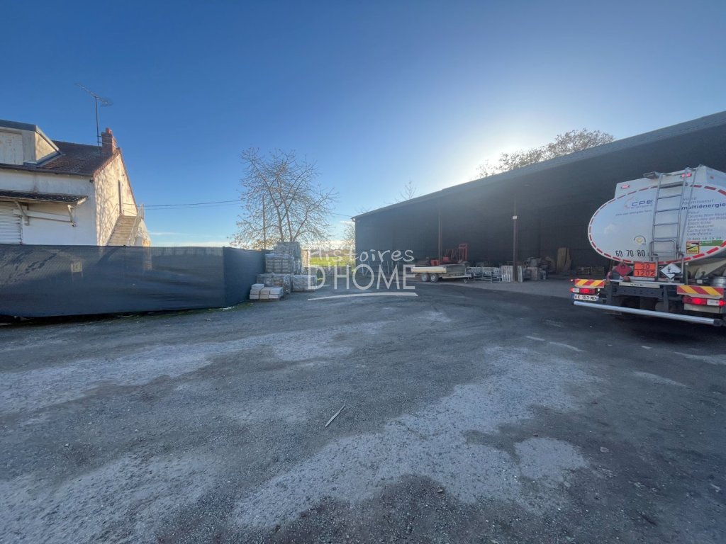 B�timents A VENDRE - JOUY LE CHATEL - 300 m2 - 350�000�&euro;