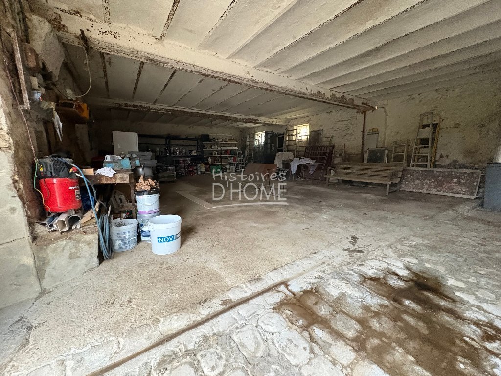 B�timents A VENDRE - JOUY LE CHATEL - 300 m2 - 350�000�&euro;
