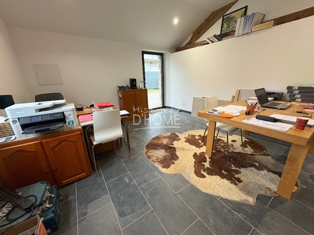 B�timents A VENDRE - JOUY LE CHATEL - 300 m2 - 350�000�&euro;