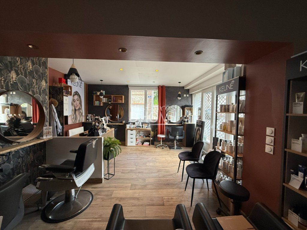 FONDS DE COMMERCE A CEDER - BEAUTE - ESTHETIQUE - COIFFURE - TOUQUIN - 33.14 m2 - 70 000 &euro;