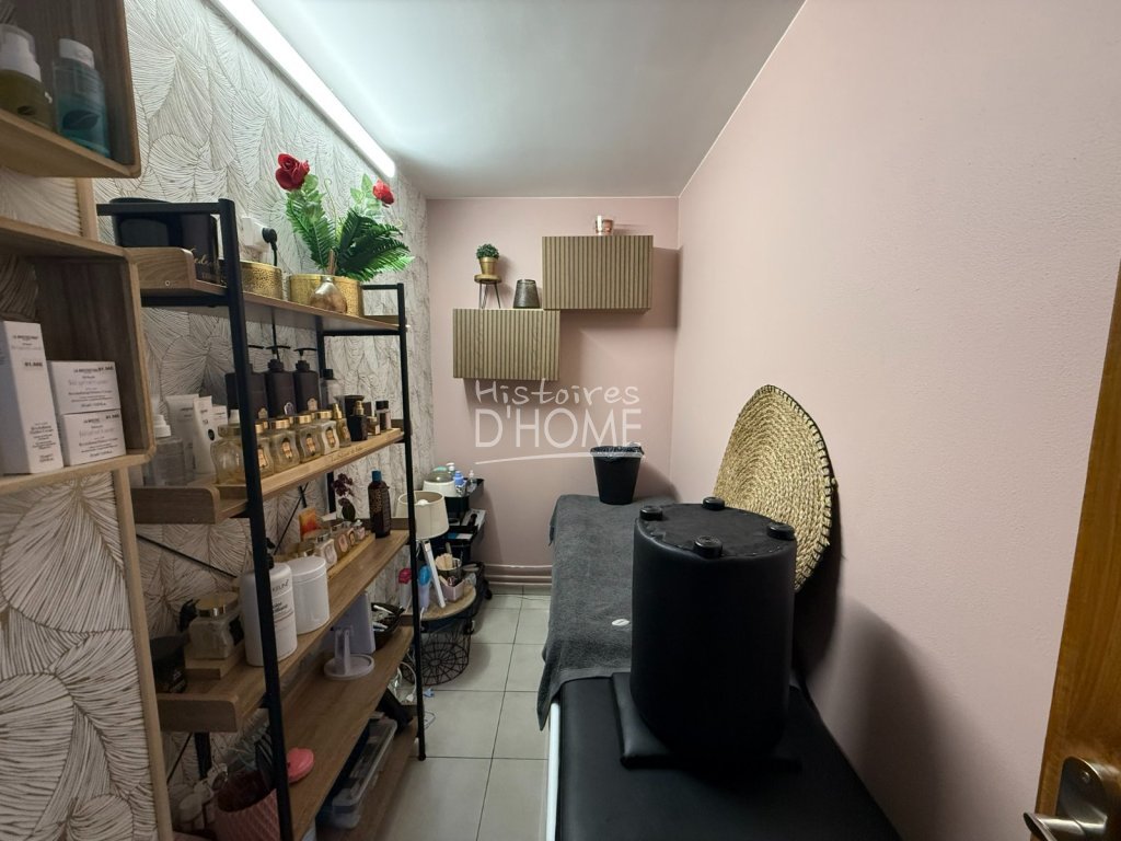 FONDS DE COMMERCE A CEDER - BEAUTE - ESTHETIQUE - COIFFURE - TOUQUIN - 33.14 m2 - 70 000 &euro;