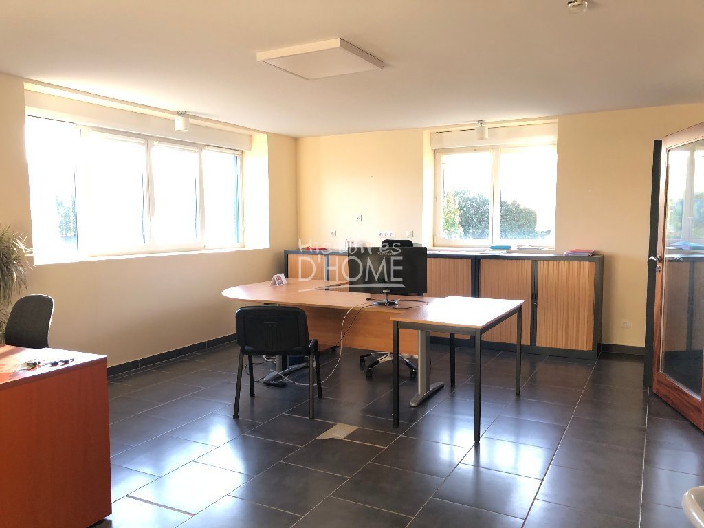 LOCAL D ACTIVITE A LOUER - AMILLIS - 561 m2 - 3�700�&euro; HC et HT par mois