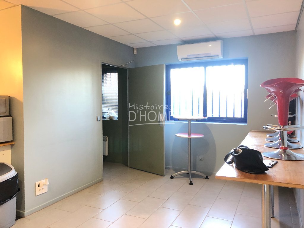 LOCAL D ACTIVITE A LOUER - AMILLIS - 561 m2 - 3�700�&euro; HC et HT par mois