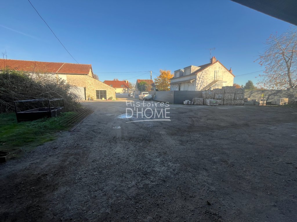 LOCAL D ACTIVITE A VENDRE - JOUY LE CHATEL - 800 m2 - 350�000�&euro; 