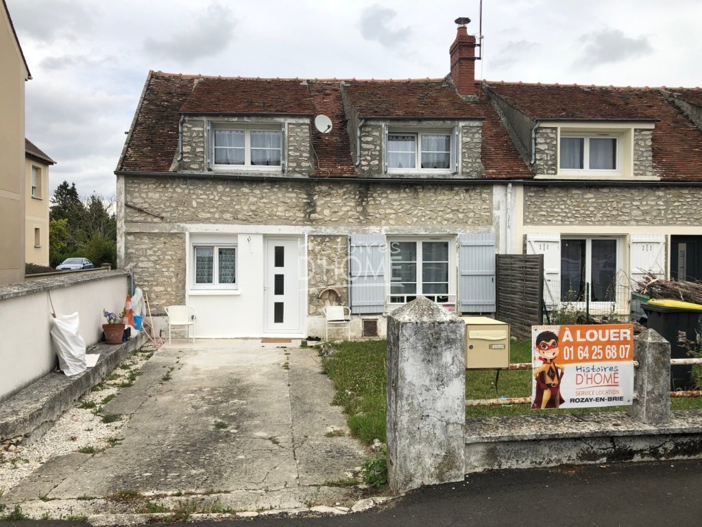 MAISON A LOUER - CHENOISE - 62 m2 - 875 &euro; charges comprises par mois