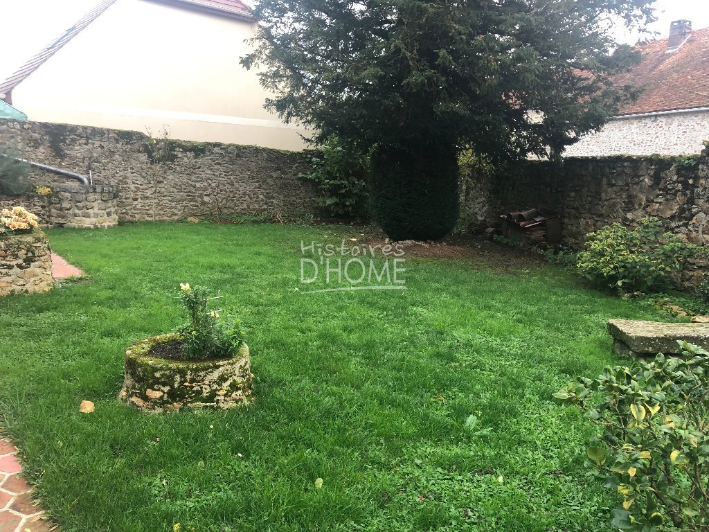 MAISON A LOUER - COURPALAY - 109.06 m2 - 1 280 € charges comprises par mois
