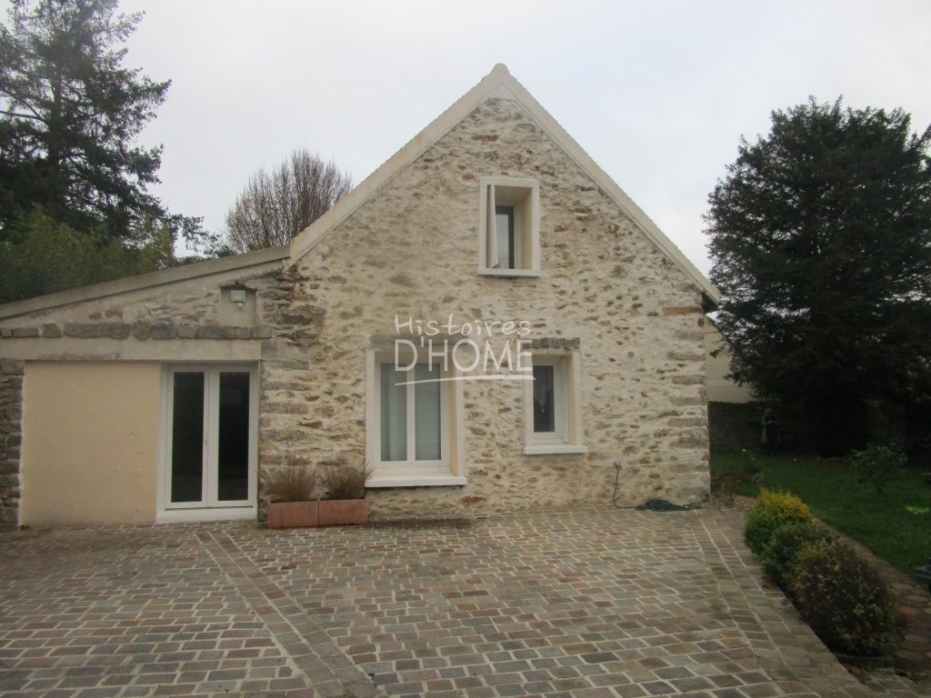 MAISON A LOUER - COURPALAY - 109.06 m2 - 1 280 € charges comprises par mois