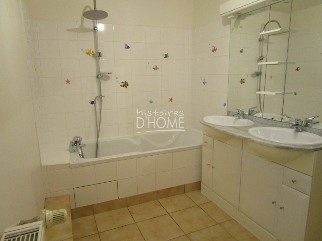 MAISON A LOUER - MORMANT - 178.64 m2 - 1 300 &euro; charges comprises par mois