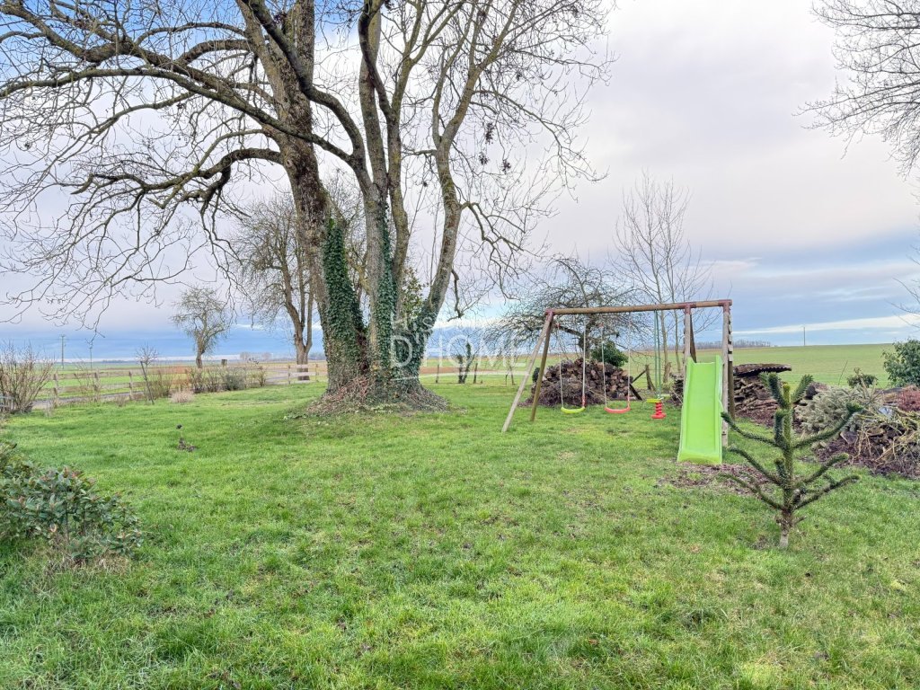 Maison Briarde A VENDRE - BETON BAZOCHES - 150 m2 - 229�000�&euro;