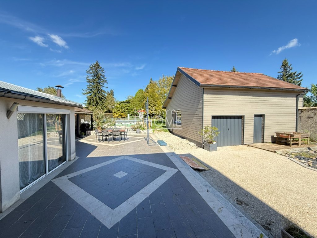 Maison briarde avec piscine A VENDRE - COURPALAY - 176 m2 - 379 000 &euro;