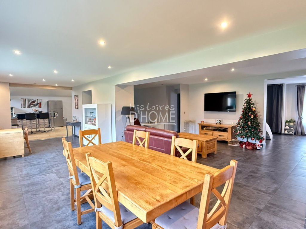 Maison traditionnelle A VENDRE - FAREMOUTIERS - 225 m2 - 447�000�&euro;