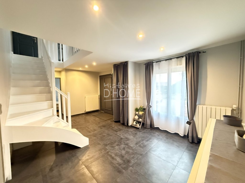 Maison traditionnelle A VENDRE - FAREMOUTIERS - 225 m2 - 447�000�&euro;