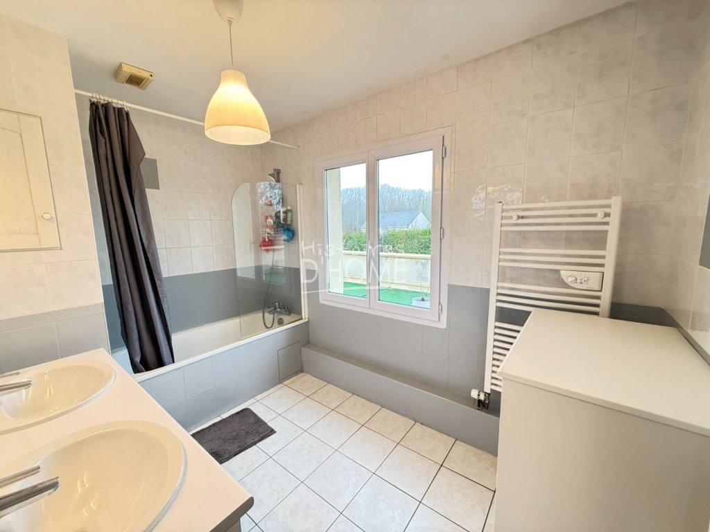 Maison traditionnelle A VENDRE - FAREMOUTIERS - 225 m2 - 447�000�&euro;