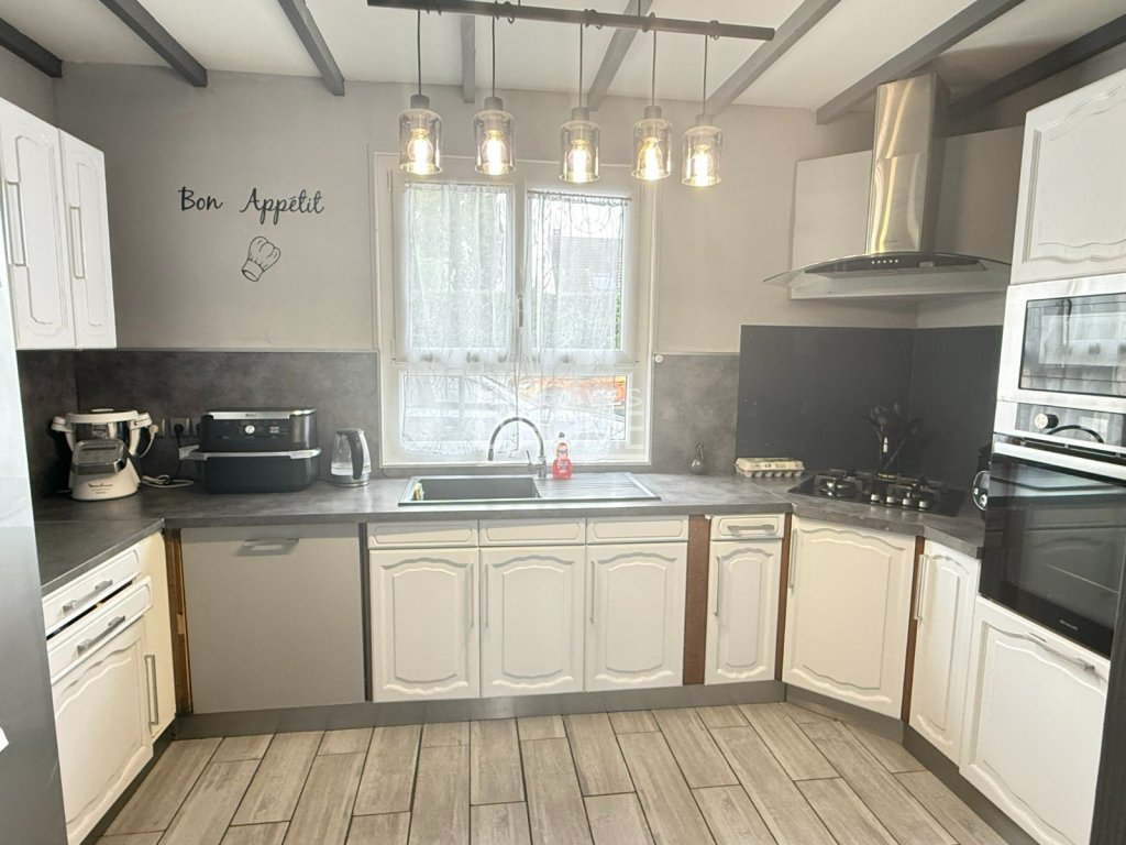 Maison traditionnelle A VENDRE - FONTAINS - 108 m2 - 253 000 &euro;