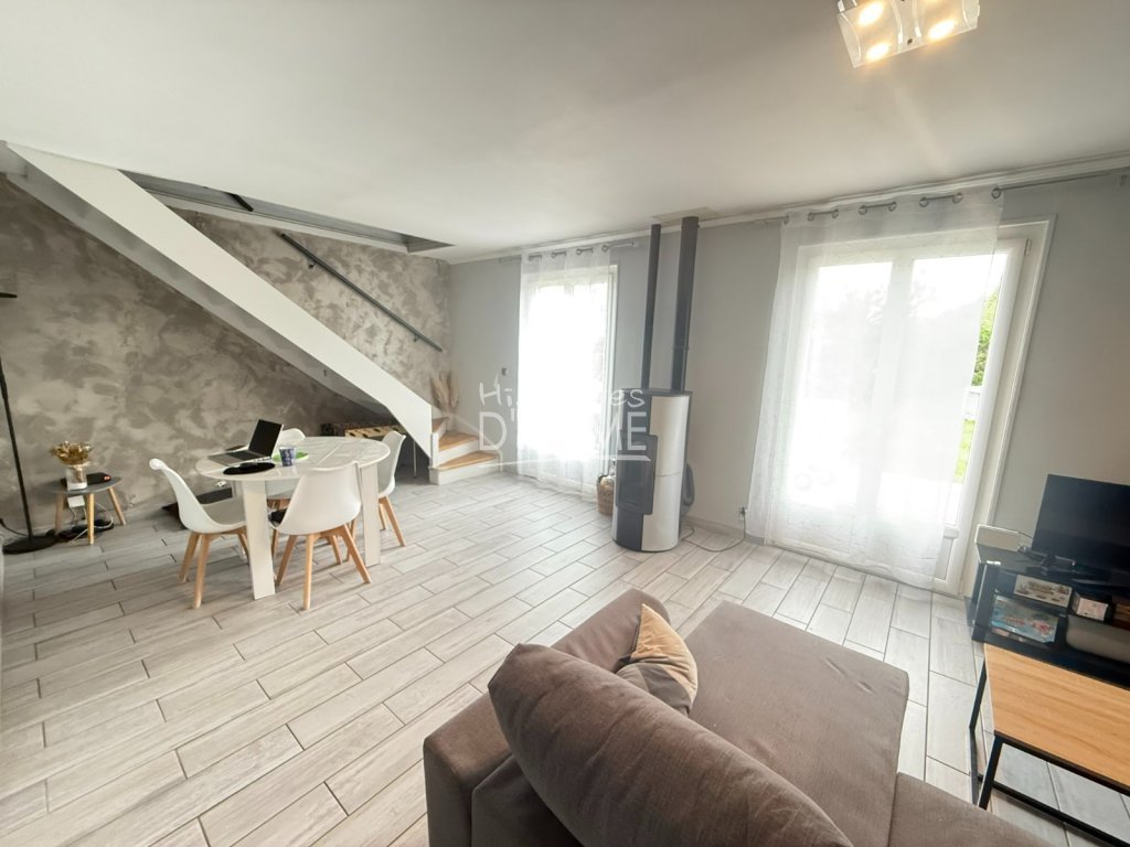 Maison traditionnelle A VENDRE - FONTAINS - 108 m2 - 253 000 &euro;