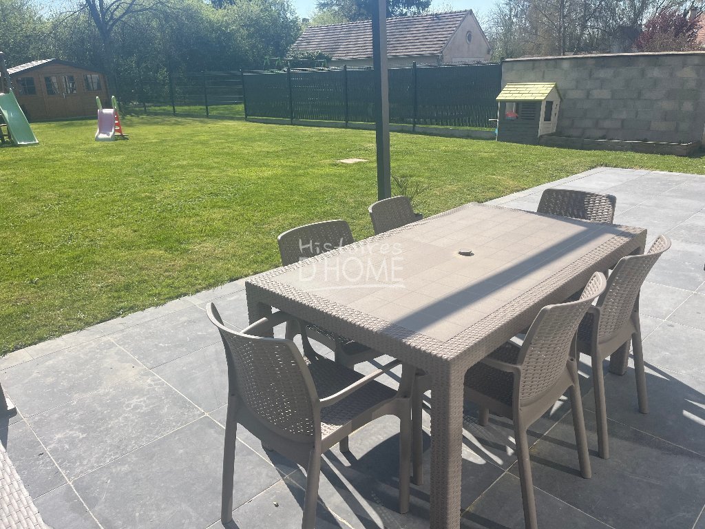 Maison 4 chambres (107 m�) Le Plessis-Feu-Aussoux, terrain 579 m�, lumineuse, RDC chambre, PAC air/eau, 4 parkings, terrasse sud, fibre.