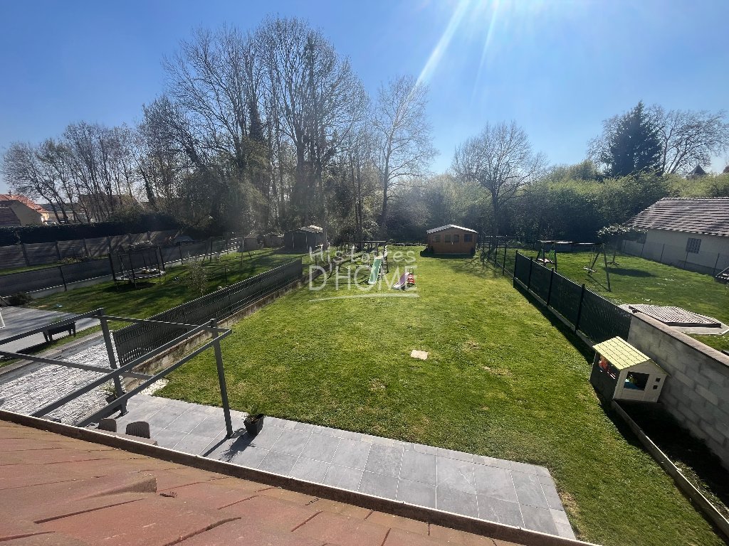 Maison 4 chambres (107 m�) Le Plessis-Feu-Aussoux, terrain 579 m�, lumineuse, RDC chambre, PAC air/eau, 4 parkings, terrasse sud, fibre.