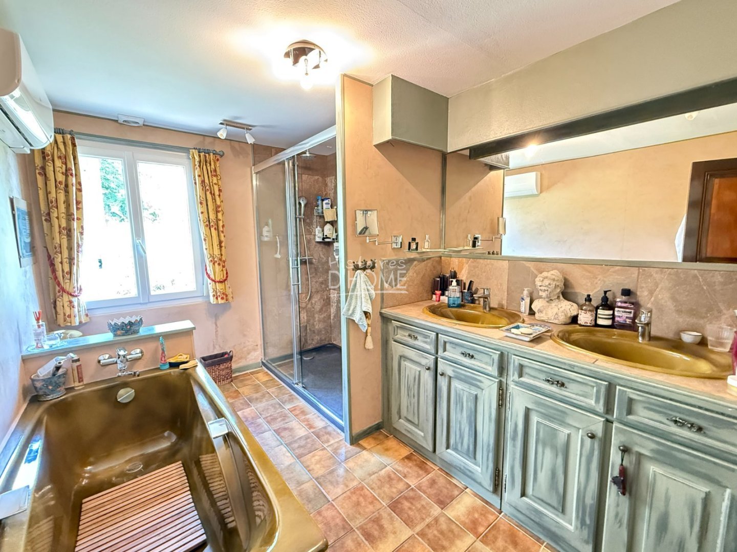 Maison indépendante A VENDRE - MARLES EN BRIE Centre du village - 207 m2 - 416 000 &euro;