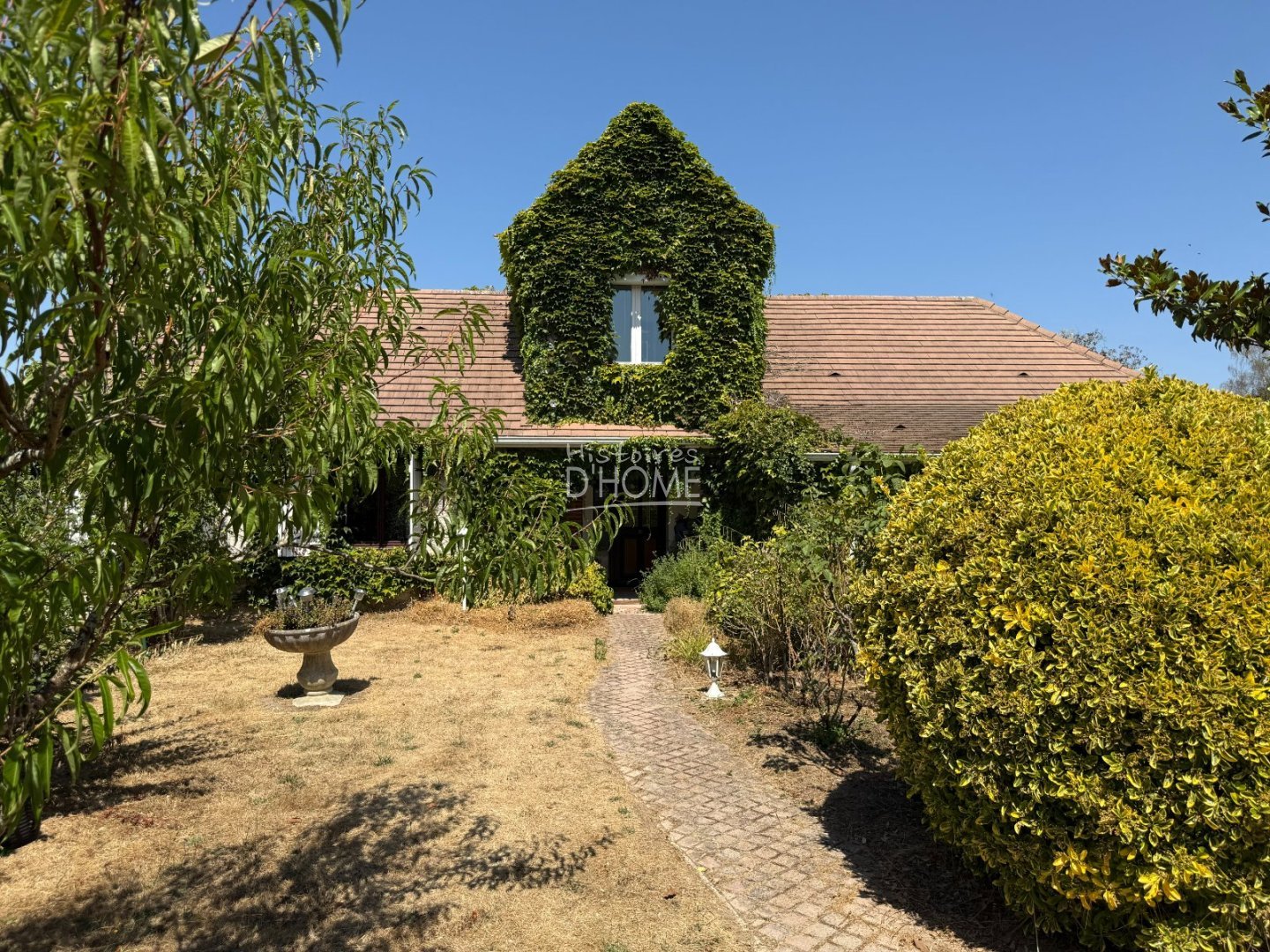 Maison indépendante A VENDRE - MARLES EN BRIE Centre du village - 207 m2 - 416 000 &euro;