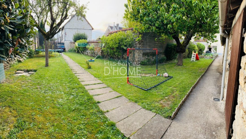 Maison Briarde Rurale A VENDRE - ROZAY EN BRIE Centre ville, commerces � pied - 136 m2 - 263�000�&euro;