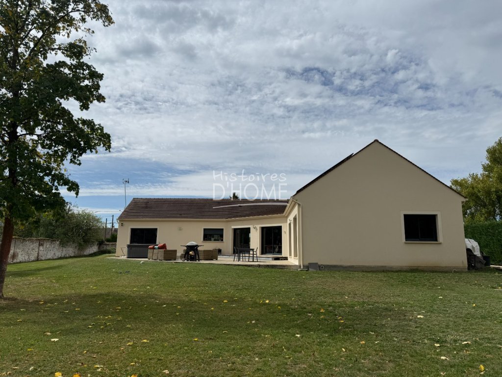 Maison PLAIN PIED traditionnelle de 2014 A VENDRE - ROZAY EN BRIE - 190 m2 - 550 000 €