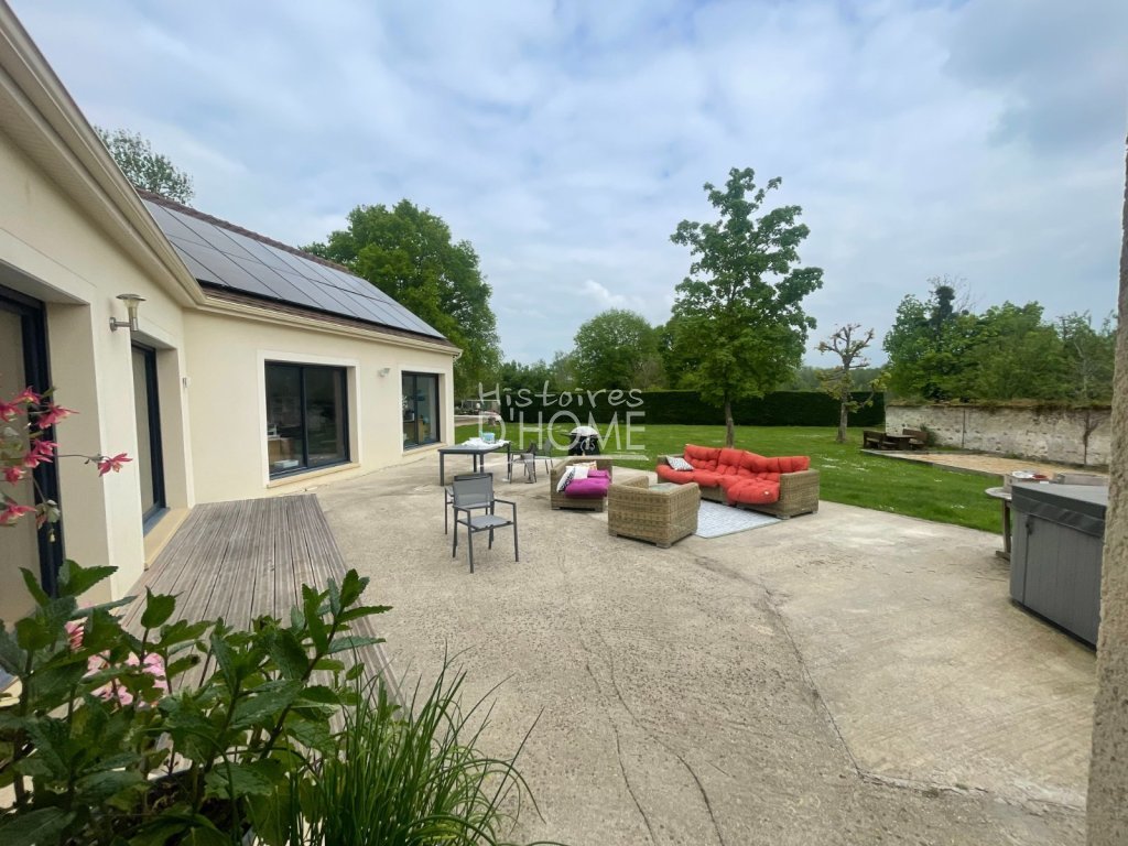 Maison PLAIN PIED traditionnelle de 2014 A VENDRE - ROZAY EN BRIE - 190 m2 - 550 000 €